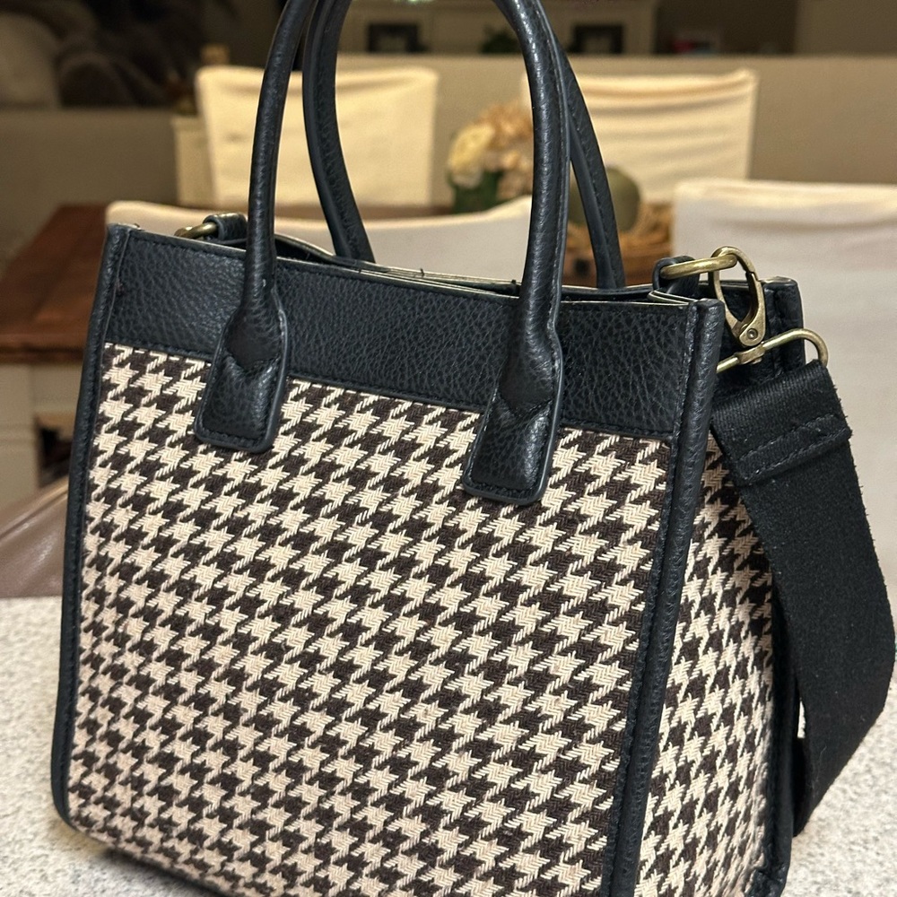 Stylish Black and Cream Houndstooth Women's Bag